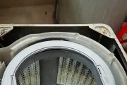 如何拆卸以波轮洗衣机内桶进行清洗（简单有效的清洗方法）