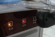 饮水机灯亮问题的解决方法（饮水机灯亮的修复技巧与注意事项）