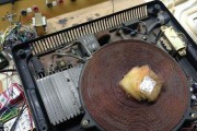 电磁炉主板碳化的原因和修复方法（探究电磁炉主板碳化的成因及修复技巧）