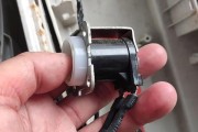 洗衣机底部漏水的原因是什么？