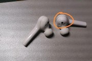 蓝牙耳机右耳损坏如何修复？维修成本高吗？