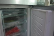 冰箱排水孔堵塞的解决方法（轻松解决冰箱排水孔堵塞的小技巧）