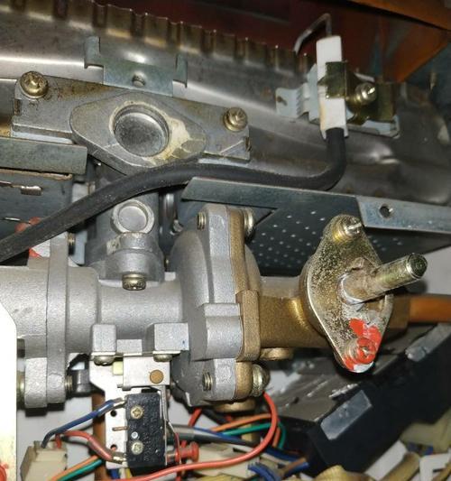 万和热水器E1故障处理指南（快速解决万和热水器E1故障的方法）