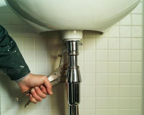 热水器喷头滴水问题解决方法（掌握几招）
