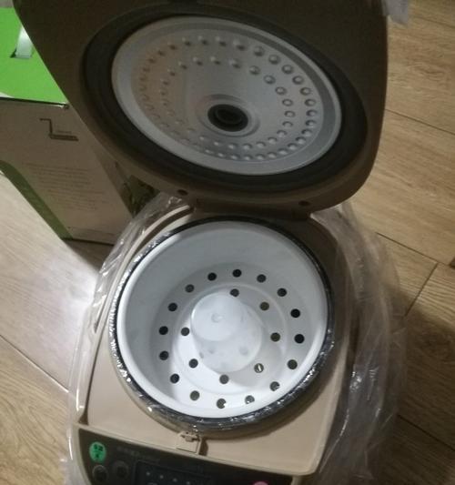 荣事达电饭煲维修指南（解决家用电饭煲故障的实用技巧）