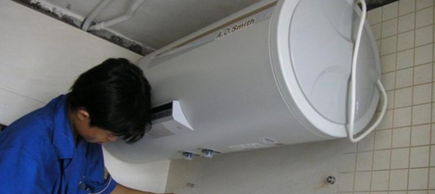 电热水器漏电插头跳闸的应对措施（保护家庭安全）