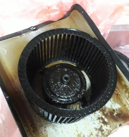 油烟机不清洗的危害（为什么要定期清洗油烟机）