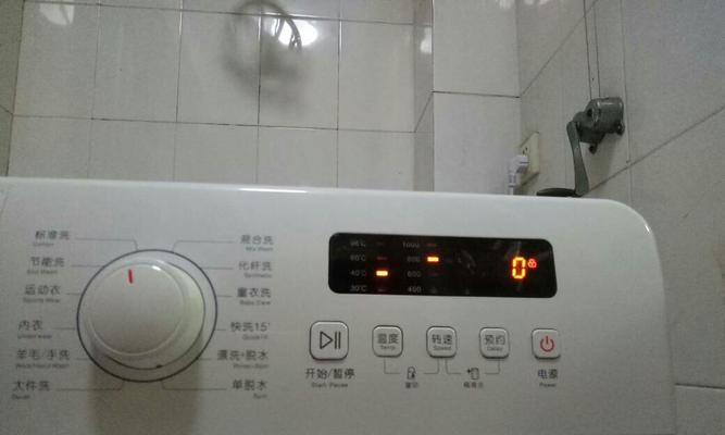 如何解除海尔滚筒洗衣机童锁（安全便捷解锁童锁的关键步骤）