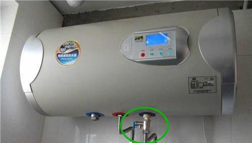 热水器两端漏水的原因及解决方法（分析热水器两端漏水的原因）