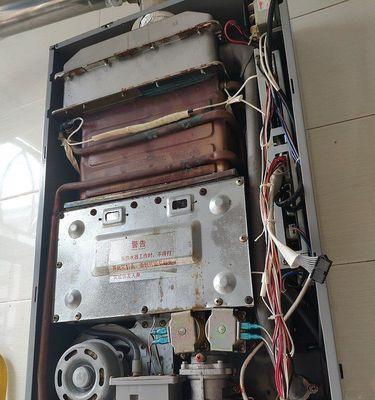 小鸭燃气热水器使用及故障解决方法（了解小鸭燃气热水器的优点与E4故障解决方法）