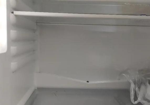 冰柜玻璃结冰了怎么办？有效解决方法有哪些？