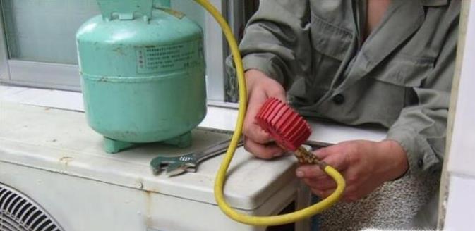 空调漏氟常见部位有哪些？如何检查和预防？