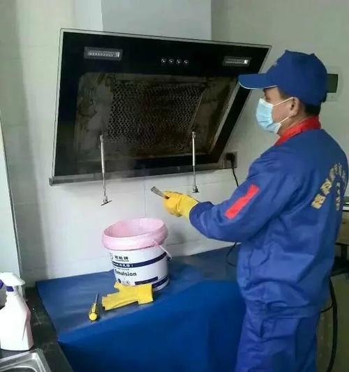 厨房油烟机面板怎么清洗？清洗步骤和注意事项是什么？