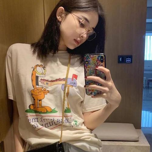 手机拍照时遮挡镜子导致模糊？解决方法是什么？