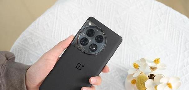 一加3v手机摄像头规格是什么？摄像头性能如何？
