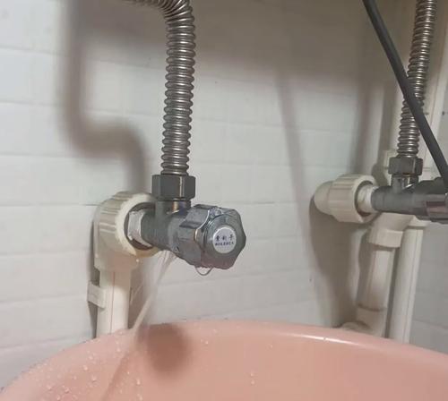 热水器水不满的原因是什么？
