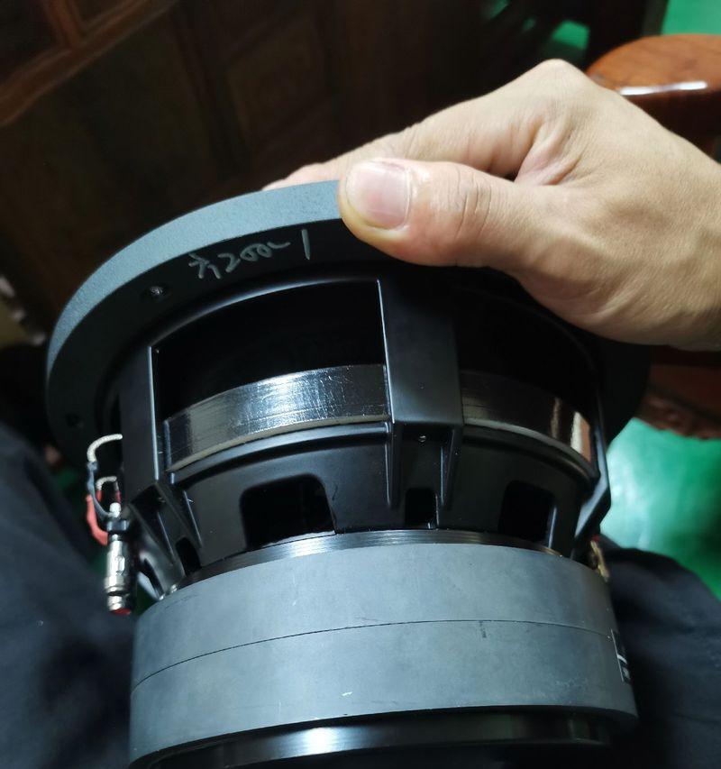 装在原车位置的低音炮叫什么？如何选择合适的低音炮？