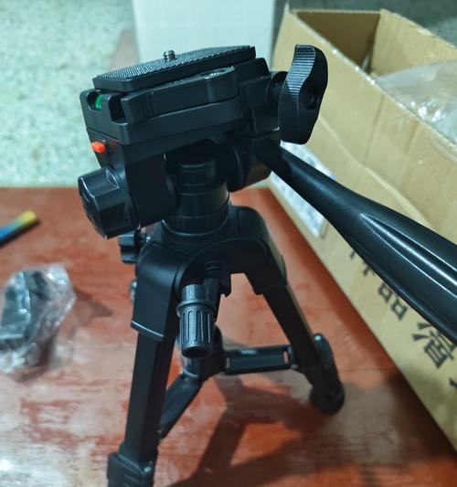 手机三脚架俯拍支架怎么用？有哪些操作技巧？