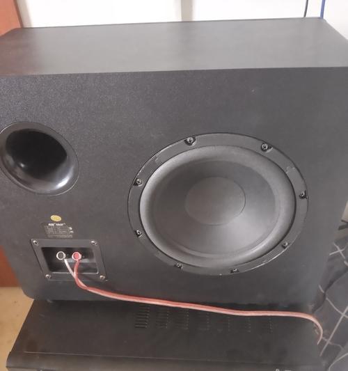 客厅安装音响后效果不理想如何调整？