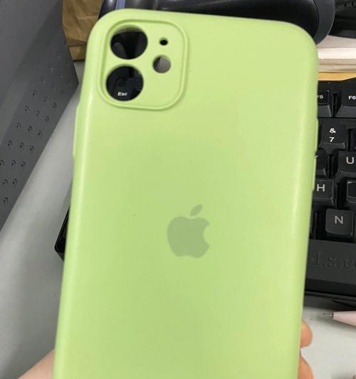 手机壳玻璃字体脏了怎么清洁？使用什么工具？