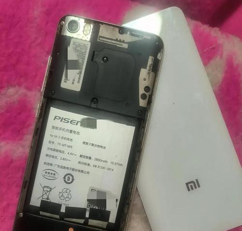 小米手机拆机没有刀片怎么办？替代工具使用方法是什么？