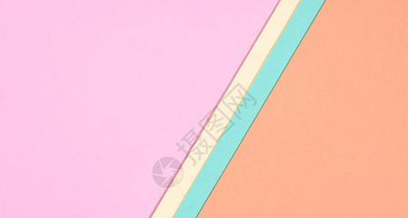 键盘粉蓝拼色设计的含义是什么？