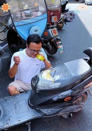 电瓶车坐垫开裂如何修复？修补坐垫的正确步骤是什么？