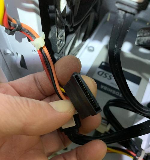 如何自行取下手机硬盘？取下手机硬盘的正确步骤是什么？