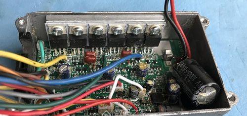 电瓶车显示屏拆解步骤是什么？