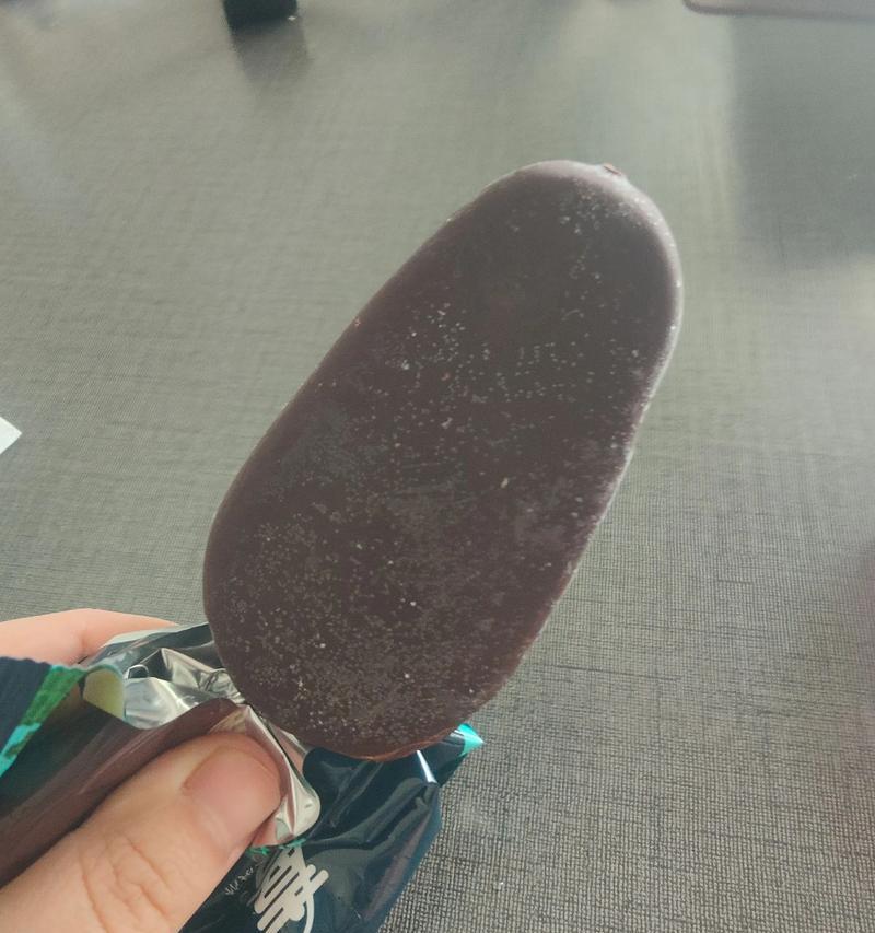 冰激凌变软怎么办(冰箱中的冰激凌为何会变软,以及如何解决这个问题) 冰激凌变软怎么办(冰箱中的冰激凌为何会变软,以及如何解决这个问题)